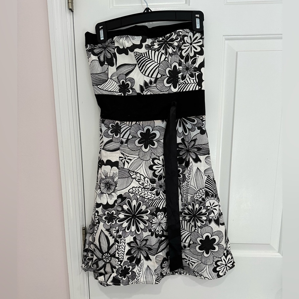 B&W strapless dress